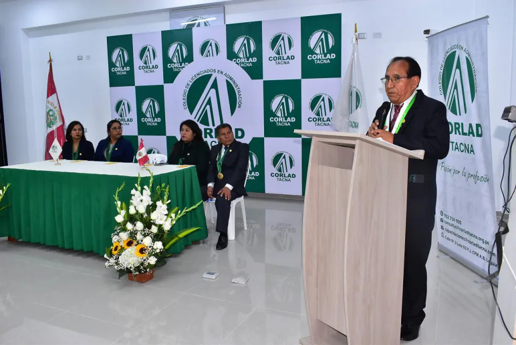 Juramentación a cargo del DECANO REGIONAL TACNA